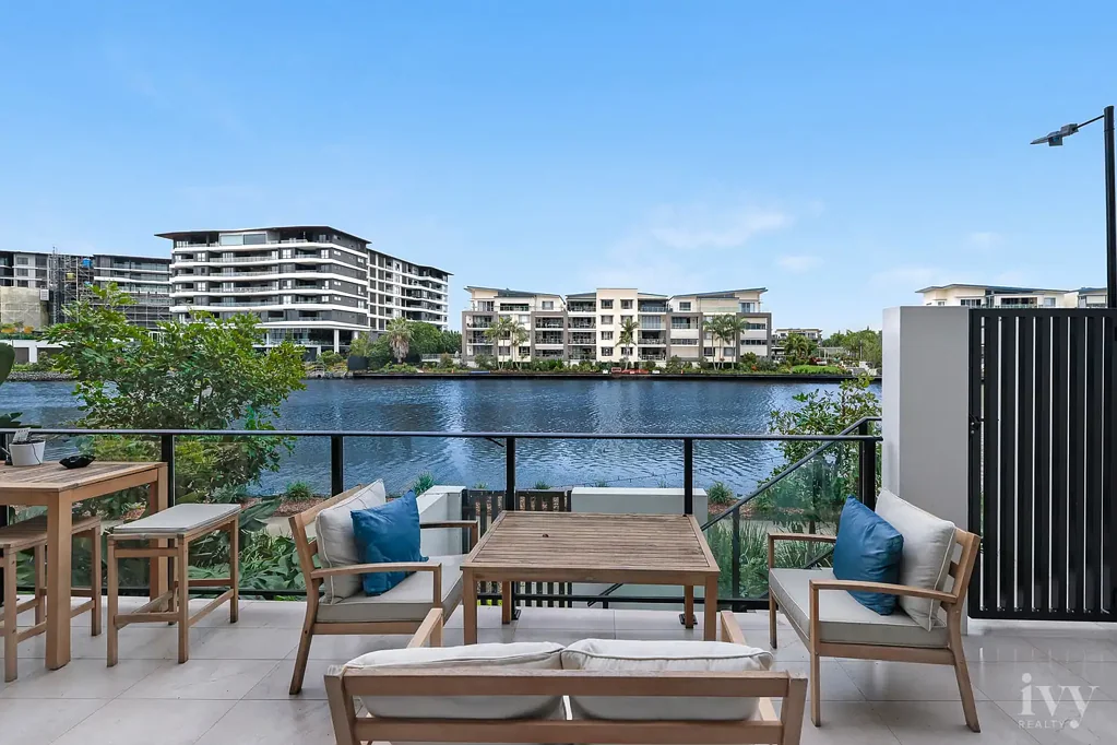 Hope Island 2غرفة نوم Sophisticated Waterfront Apartment with Panoramic Views