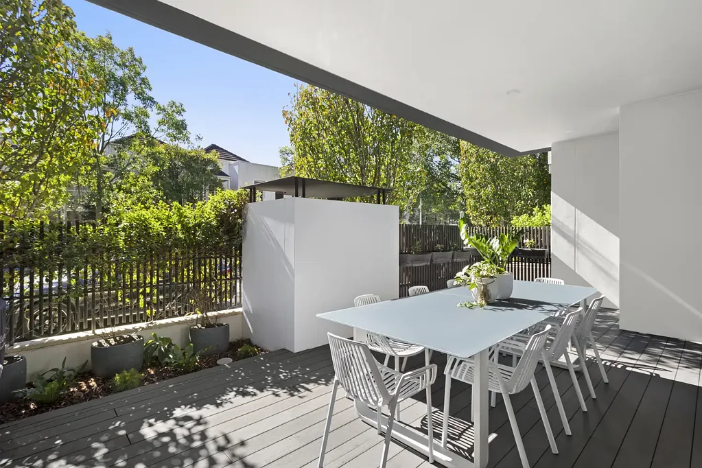 Rozelle 2房 豪华朝北露台式公寓，双入口，平层通道，带家庭办公室、安全停车位和储藏笼 Luxurious North Facing Terrace Style Apartment with Dual Entry & Level Access, Home Office, Secure Parking & Storage Cage