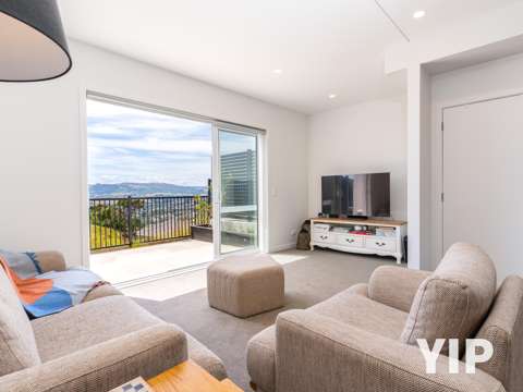 Whitby 3房  Modern Living with Views? YIP!