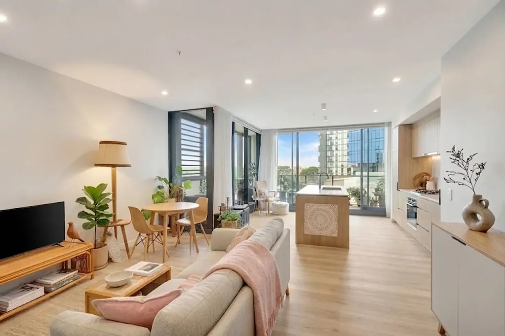 Newcastle West 2房  Apartment Living Without the Sacrifice. That Is What This Feels Like.