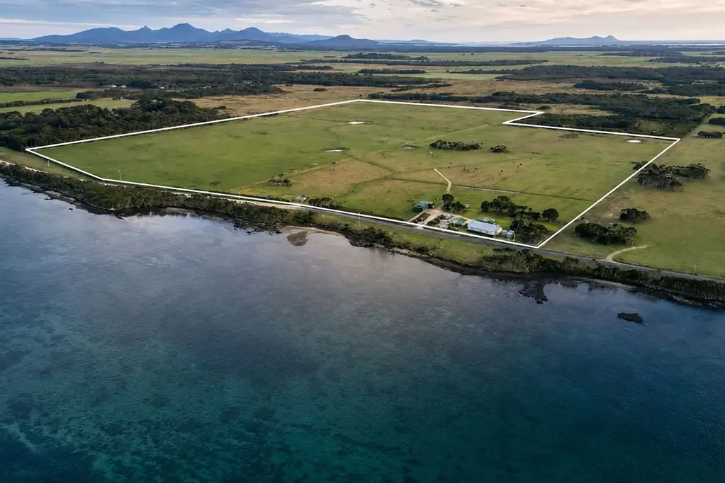 Lady Barron 3房  Coastal Lifestyle & Productive Acreage with Panoramic Adelaide Bay Views
