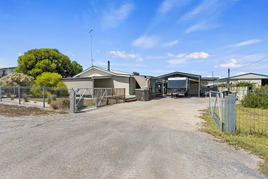 18 Scarlett Runner Road, The Pines, SA 5577