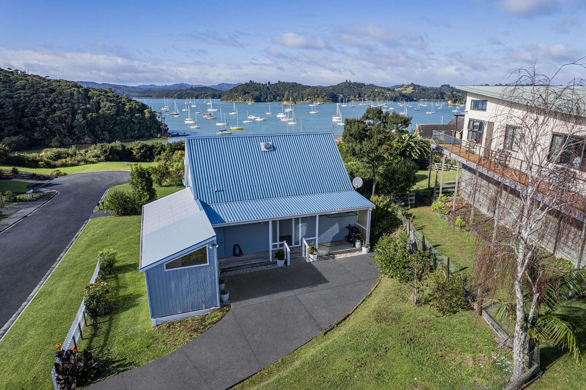 Russell 3 Bedroom Coastal calm with timeless charm