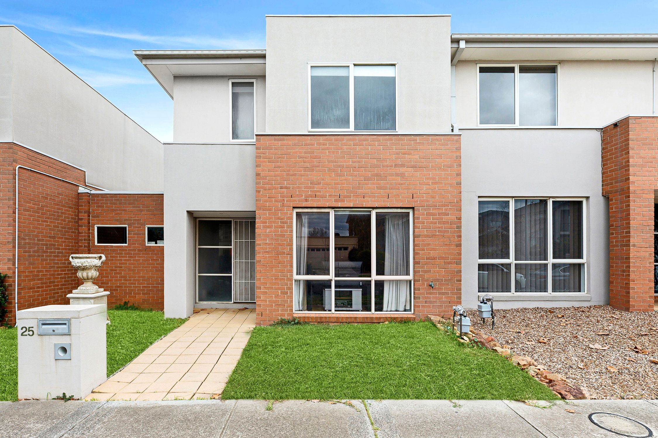 25 WENTWORTH DR, TAYLORS LAKES VIC 3038, 0 침실, 0 욕실, Townhouse