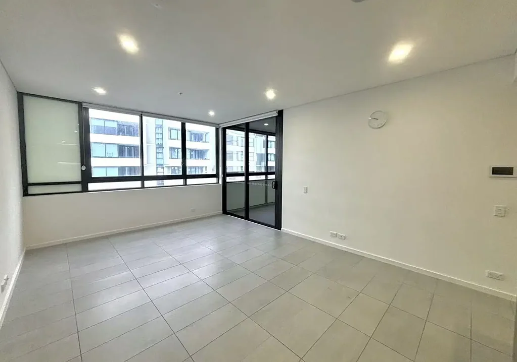 Bright Luxury Two Bedder with Winter Garden Apartment in the vibrant Melrose Park precinct
