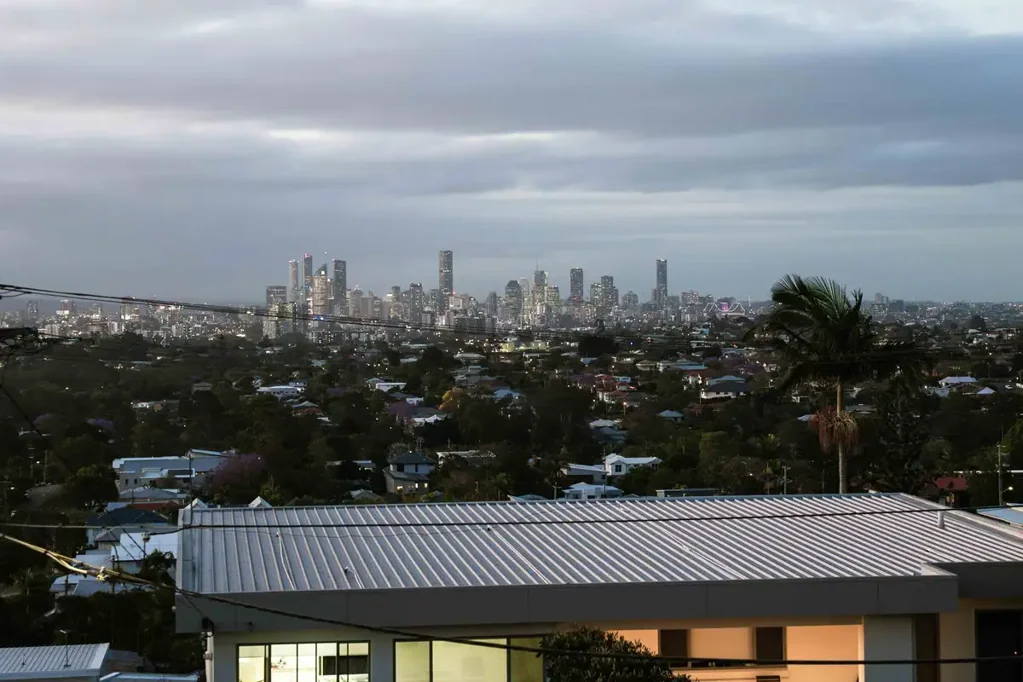 Holland Park West 8房 DA计划细分 1402平米地块 朝北朝向 步行学校&车站 紧邻CBD 高端开发潜力 Uninterrupted city views