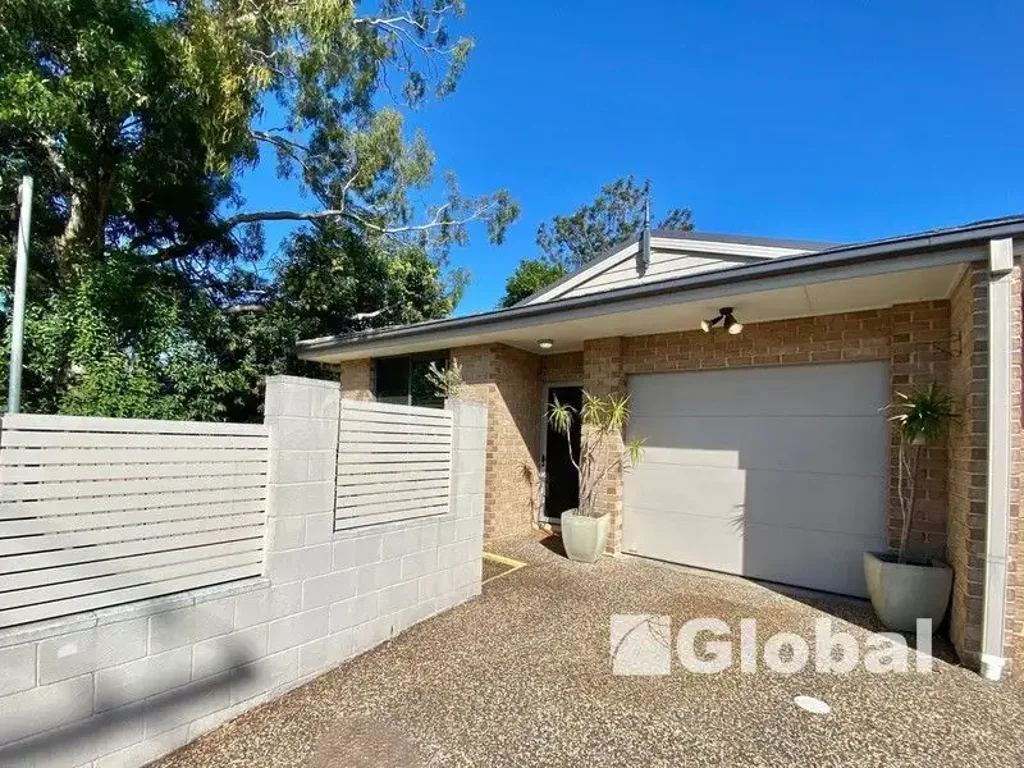 Easy & Modern living in a Convenient Location