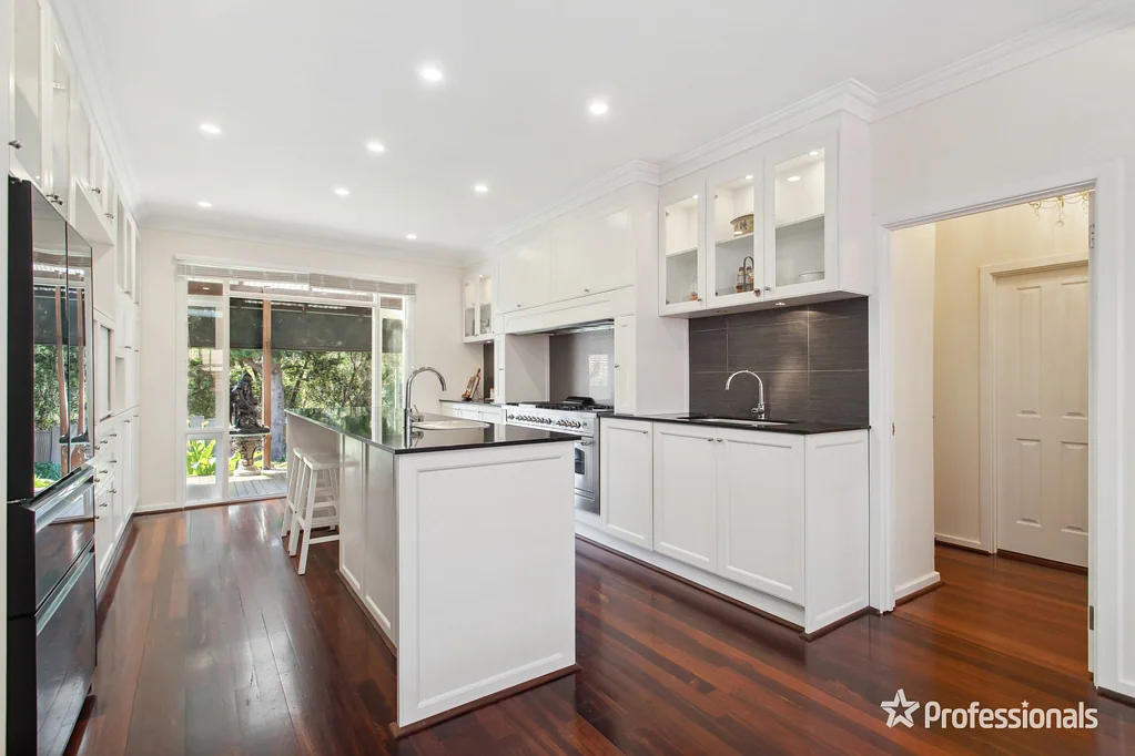 1 Standen Court, Kalamunda, WA 6076