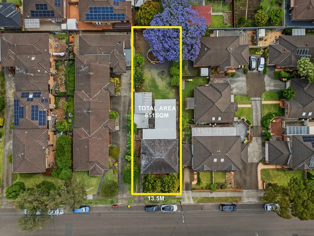 Hurstville 4 Slaapkamer Renovate or Rebuild Opportunity on 651m² (S.T.C.A)