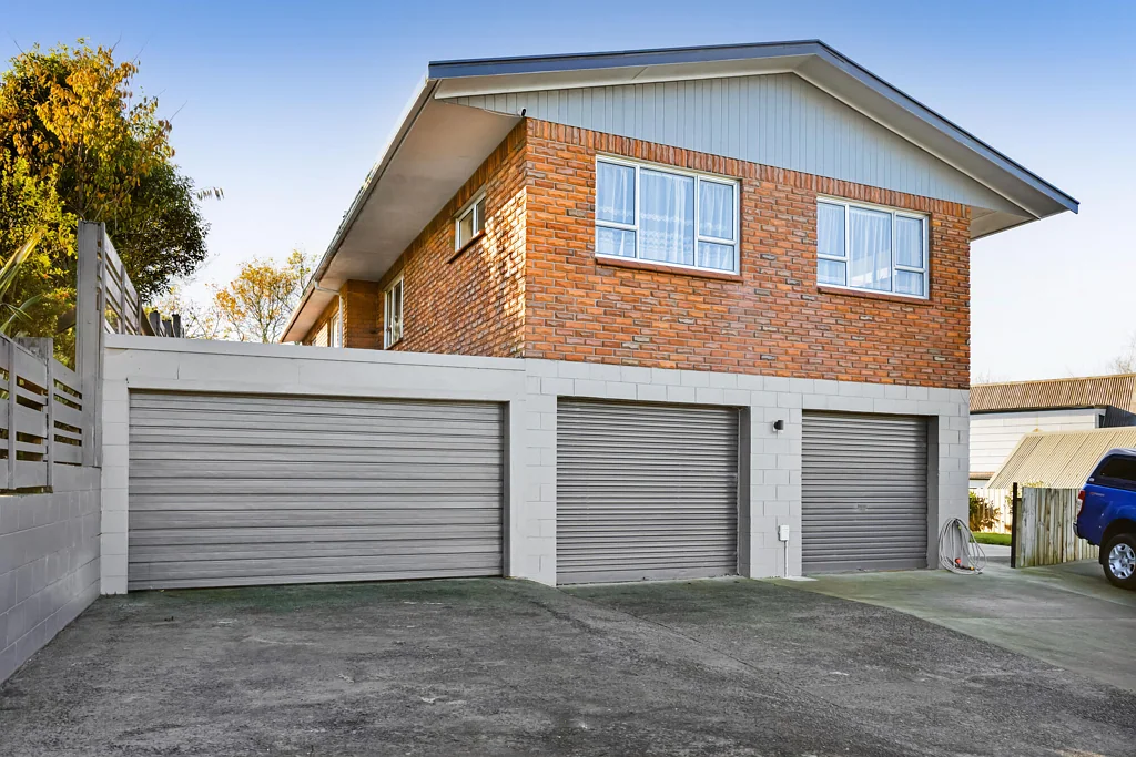 Inglewood 4 Bedroom Two-Level Family Home with Space to Grow