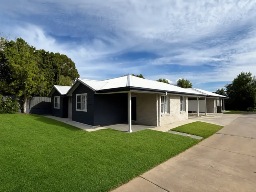 STYLISH 2-BED TOWNHOUSE FOR LEASE