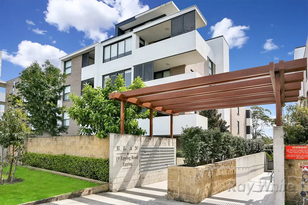 1 Bedroom spacious unit available !!