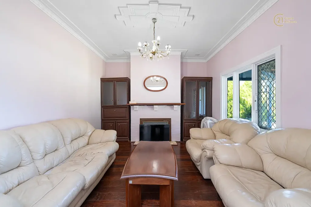 CHARACTER LIFESTYLE LOCATION @$700 per week