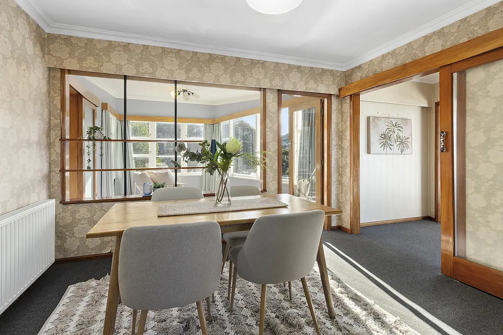 Island Bay 3ਬੈੱਡਰੂਮ 1950s Character + Modern Comfort in a Prime Spot