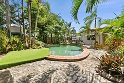 8 Samuel Street, Yorkeys Knob