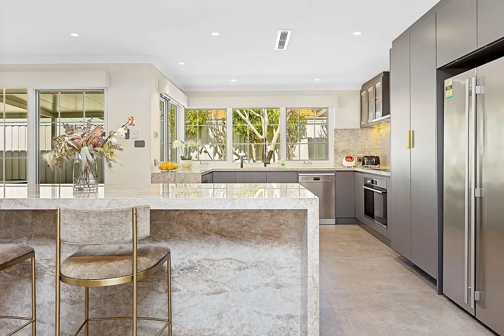Applecross 5Kwarto The Pinnacle of Family Living