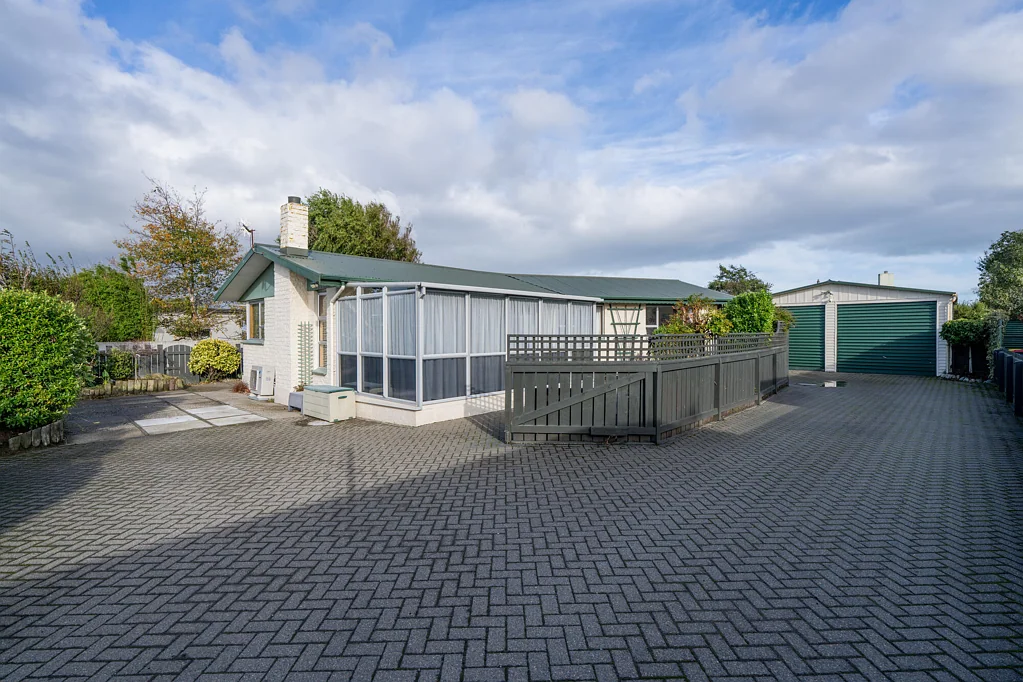 Strathern 3房  Elegantly Renovated - Superb Home