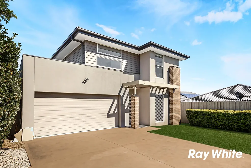 EAST FACING FOUR BEDROOM FAMILY HOME Close to All Amenities!