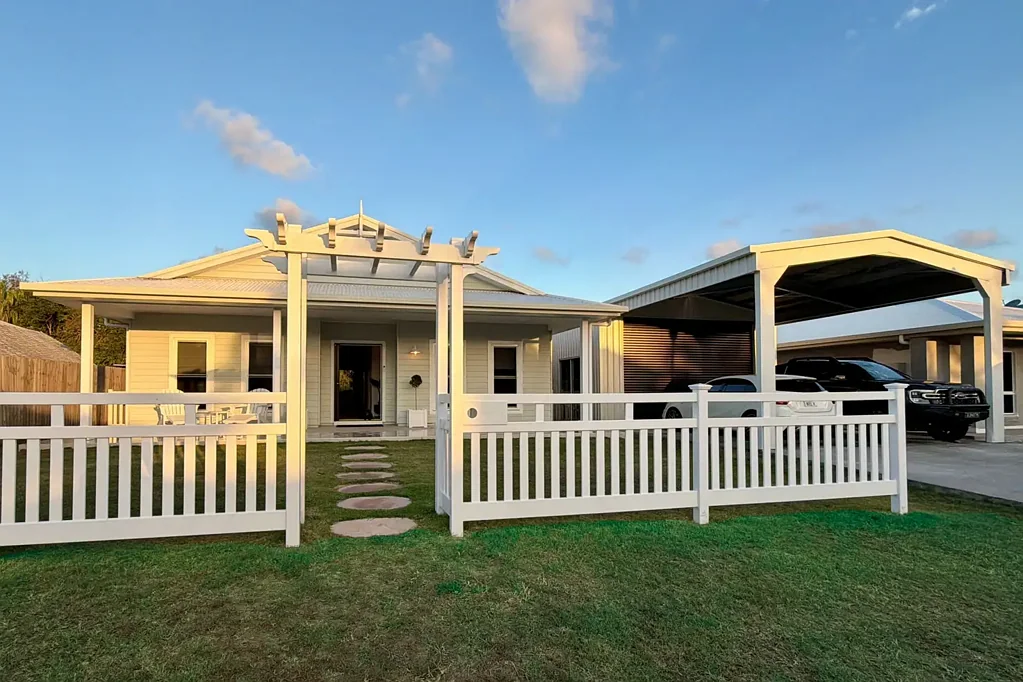 Hay Point 3ਬੈੱਡਰੂਮ Unmatched Luxury Meets Absolute Beachfront Living at 19 Peninsula Drive