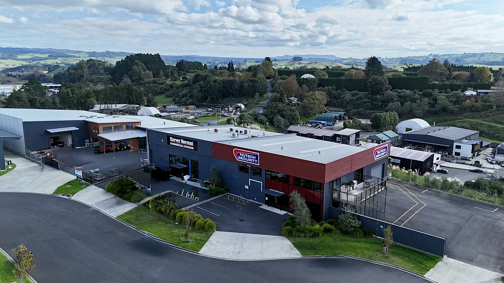 Tauriko Large warehouse / showroom / offices in Tauriko
