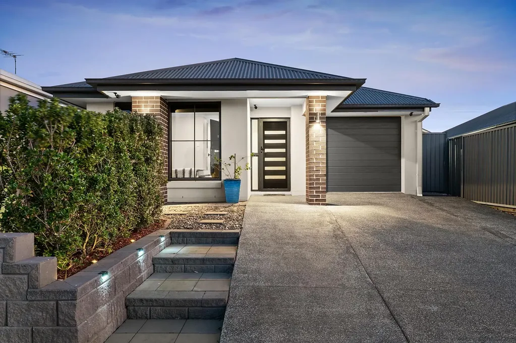 64 Mazeppa Street, South Ripley, QLD 4306