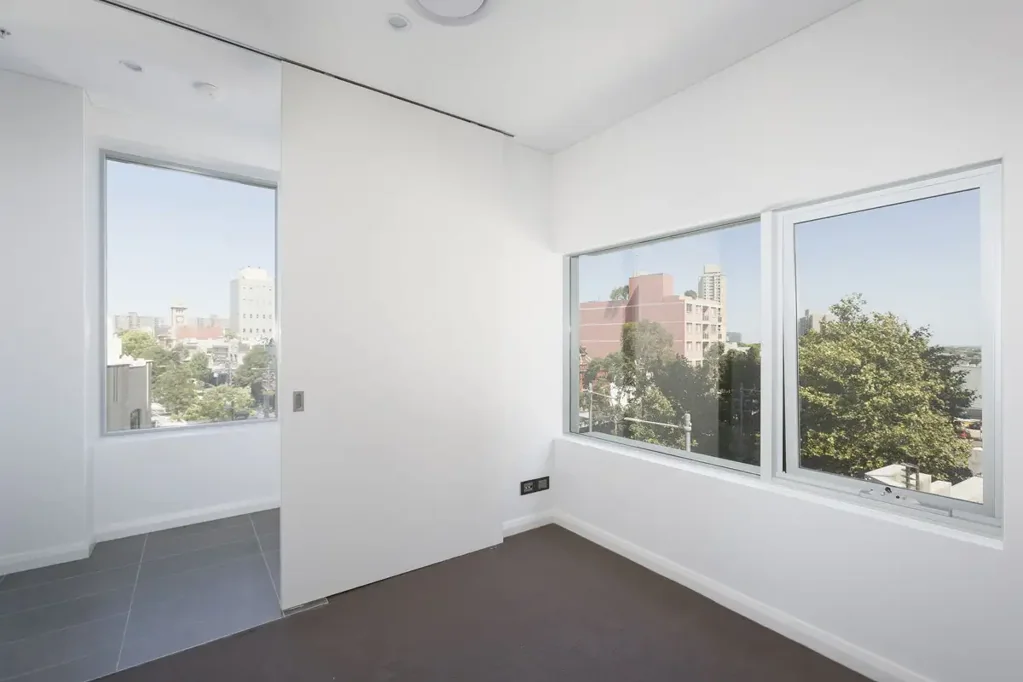 Unfurnished apartment in TNT building