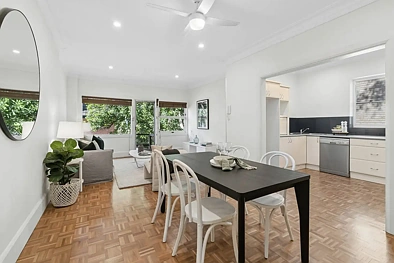 Mosman 2 Slaapkamer Exceptionally Expansive Apartment (Approx. 126sqm) Positioned on Awaba Street and Spit Road with Balmoral Beach and Mosman Village a Short Walk Away