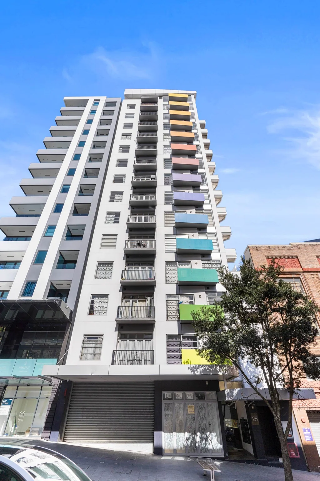 Top Level For Rent In a Great Part Of Town