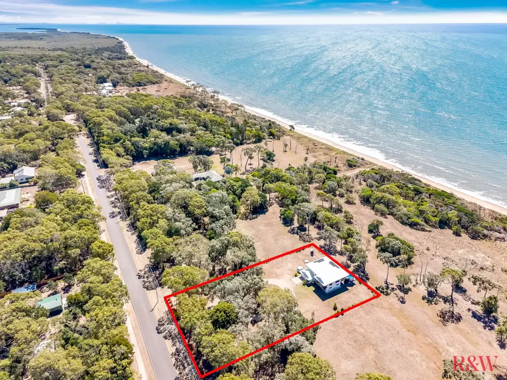 Moore Park Beach 3房  Oceanfront Executive Residence on One Acre