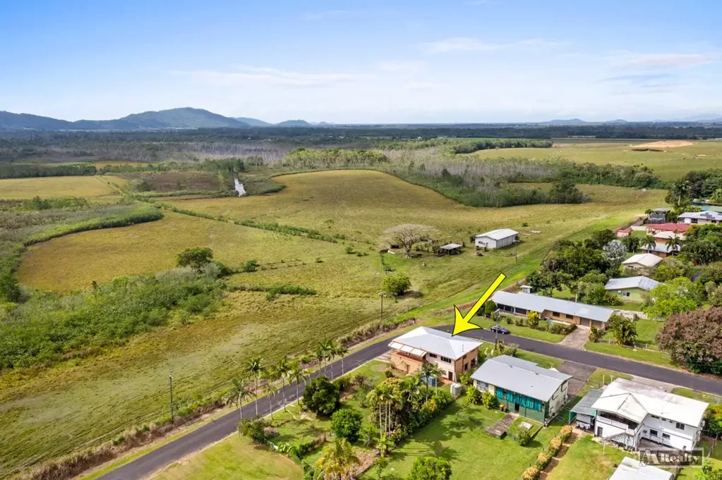 East Innisfail 4Zimmer DOUBLE STOREY HOME - EAST INNISFAIL