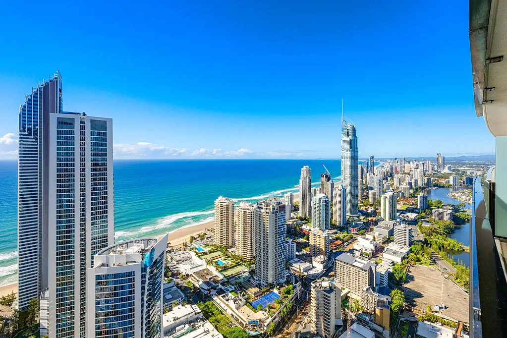 Surfers Paradise 3બેડરૂમ Exceptional High-Floor 3-Bedroom Apartment with Panoramic Ocean and City Views