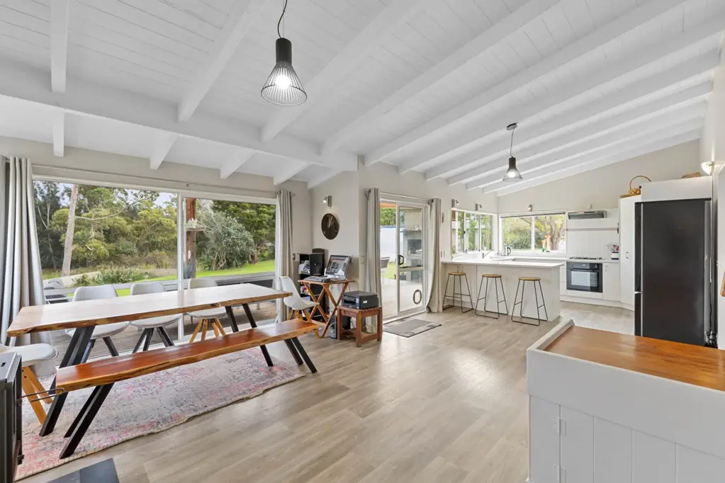 Mangawhai Heads 3 Bedroom CHARACTER HOME ON A 1/4 ACRE