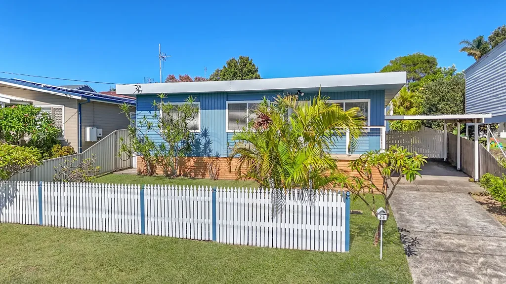 28 Woodlawn Drive, Budgewoi, NSW 2262