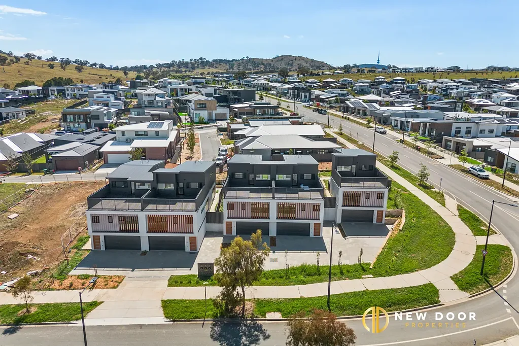Unit 1/100 Hazel Hawke Ave, Whitlam, ACT 2611