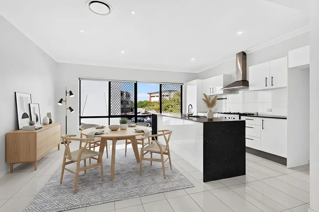 North Lakes 4房 North Lakes 宽敞三层现代生活 Spacious Tri-Level Modern Living in North Lakes