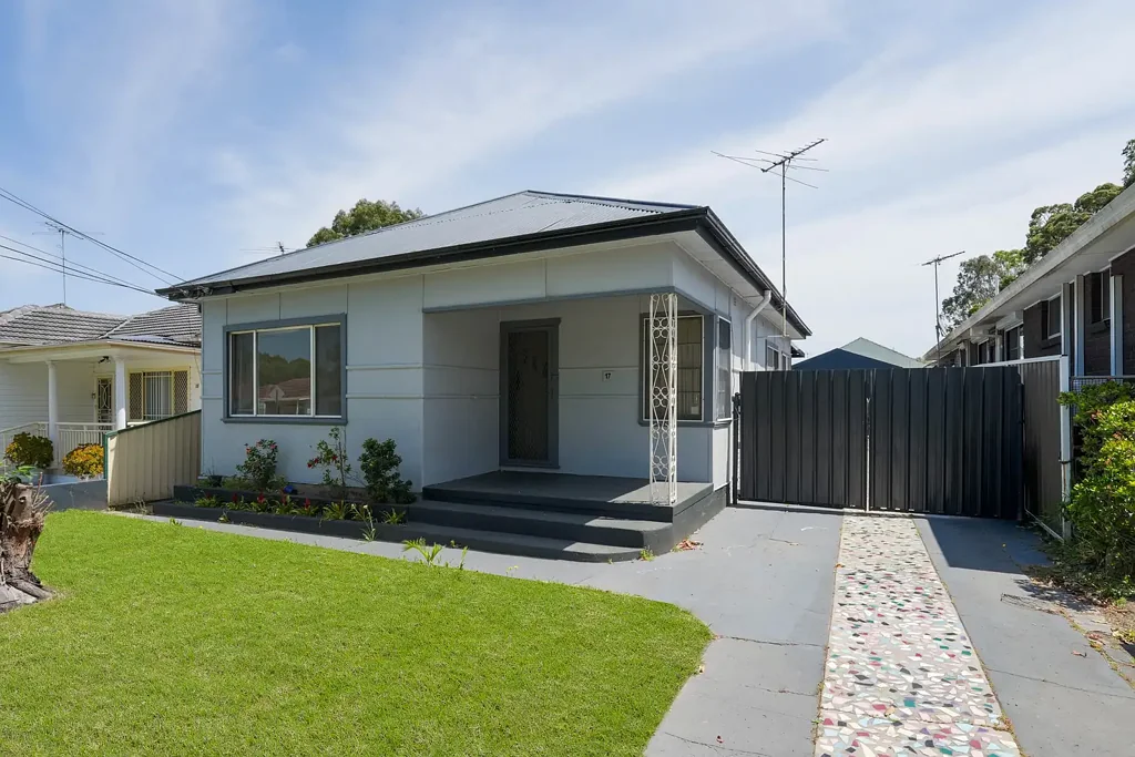 17 Ashcroft Street, Georges Hall, NSW 2198