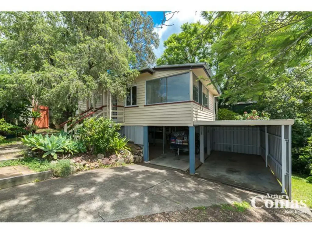 Charming Cottage at the Top Of The Hill