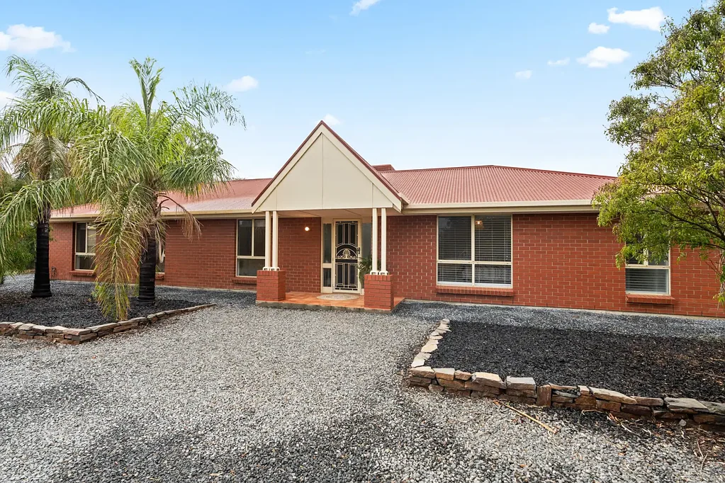Gawler Belt 5房  Spacious Country Living with Endless Potential!