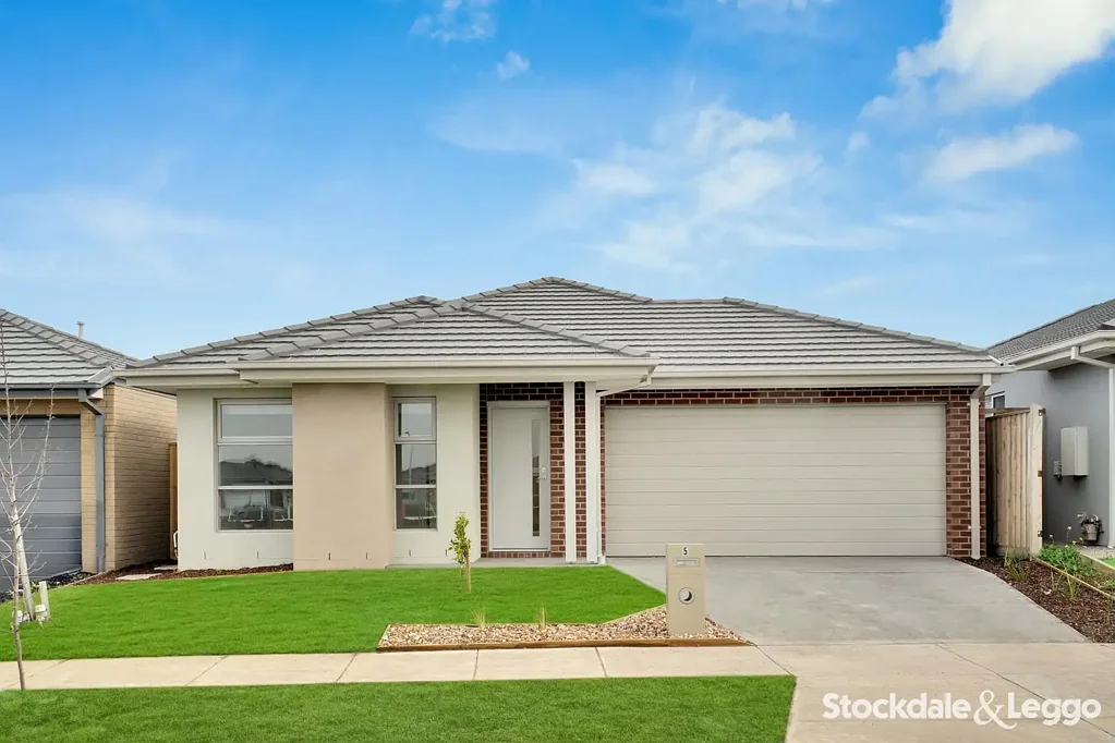 Brand New 4 Bedroom & Ready for YOU!