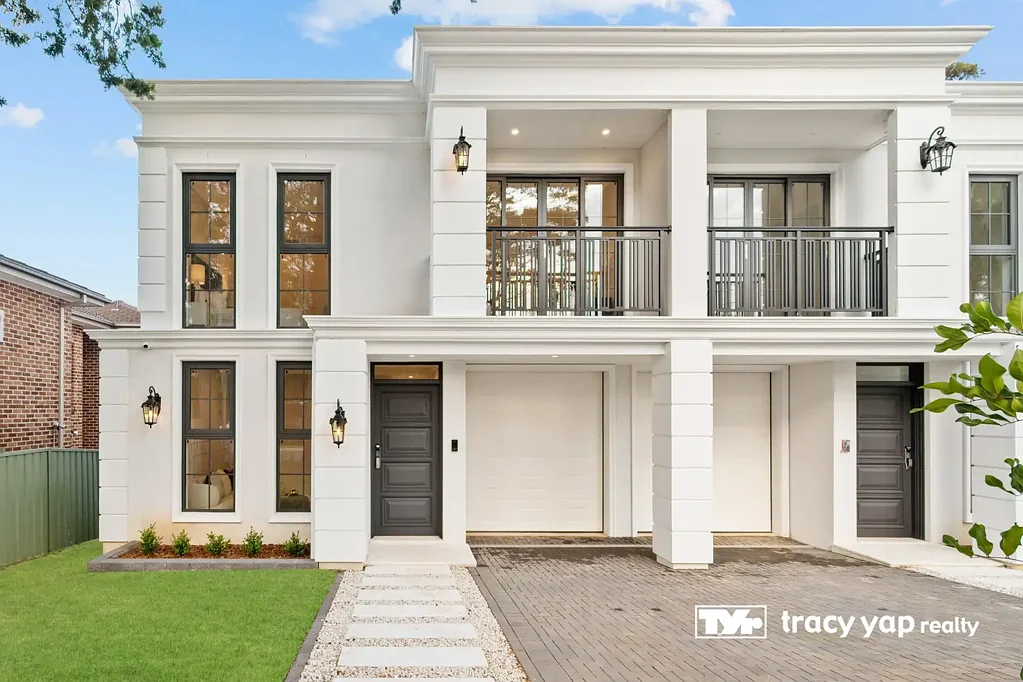 Eastwood 5कमरा Brand New Architecturally Designed French Provincial Duplex – Walk to Eastwood Station