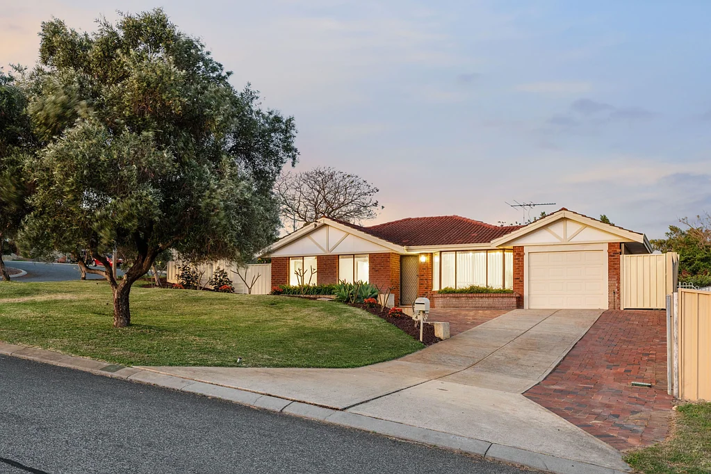 4 Alan Court, Beldon, WA 6027