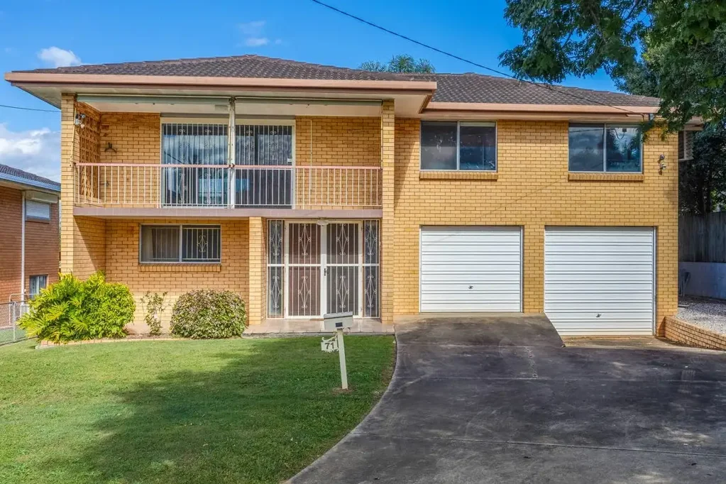 Extra Large Solid Highset - Classic Family Home