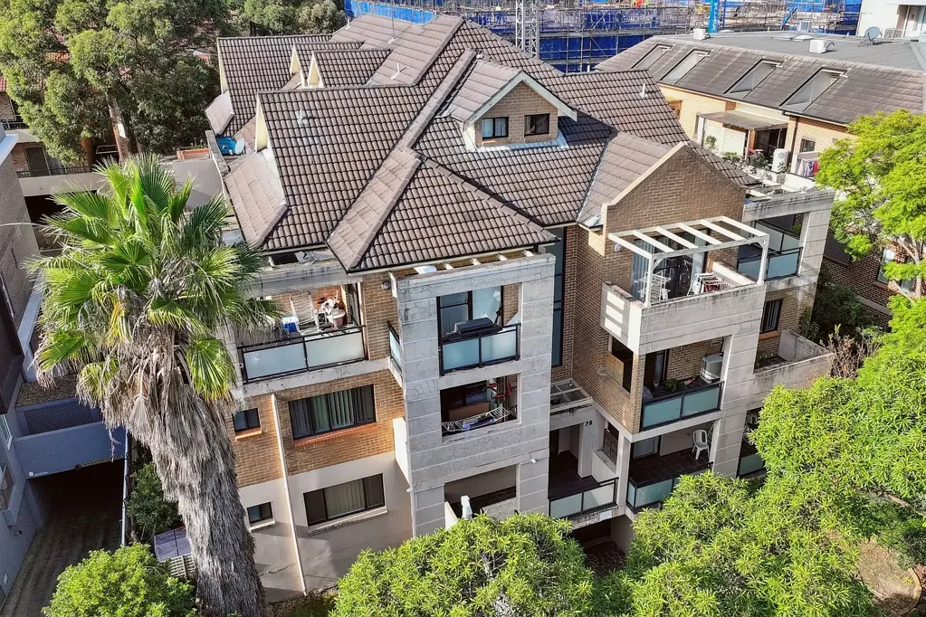 Homebush West 2Moenga Large Top Floor Apartment with North Aspect | Double brick construction