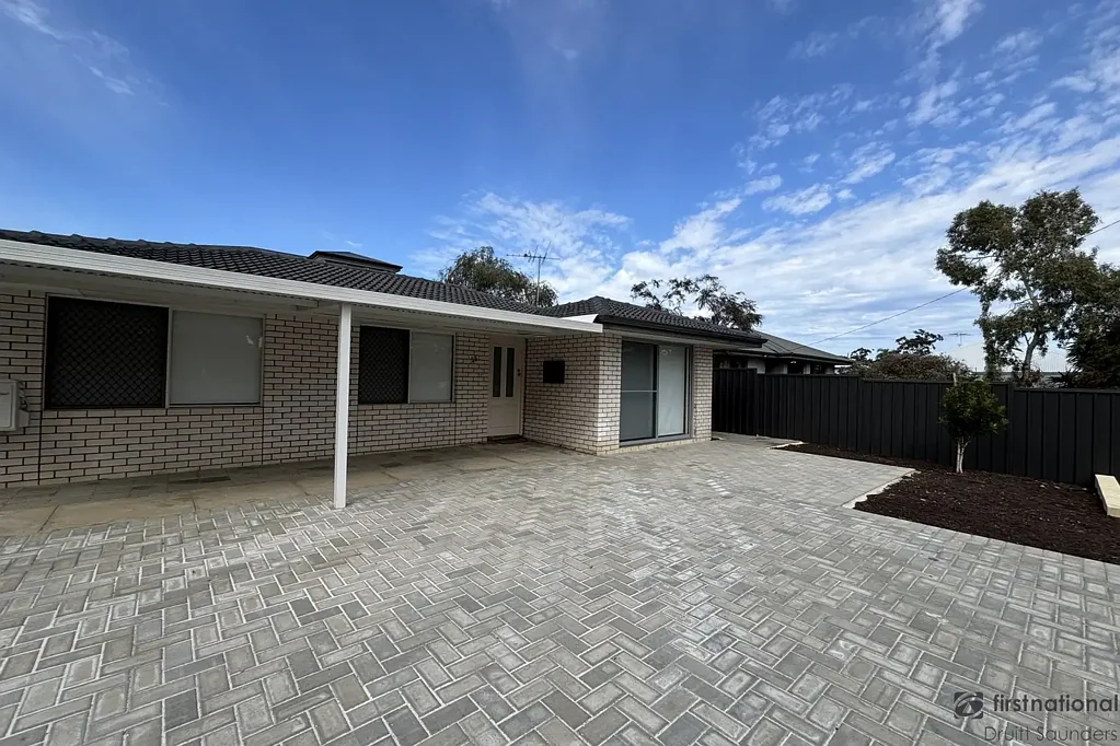 Renovated home in excellent sought after location! 
HOME OPEN SATURDAY 26 SEPTEMBER AT 10.30AM SHARP!