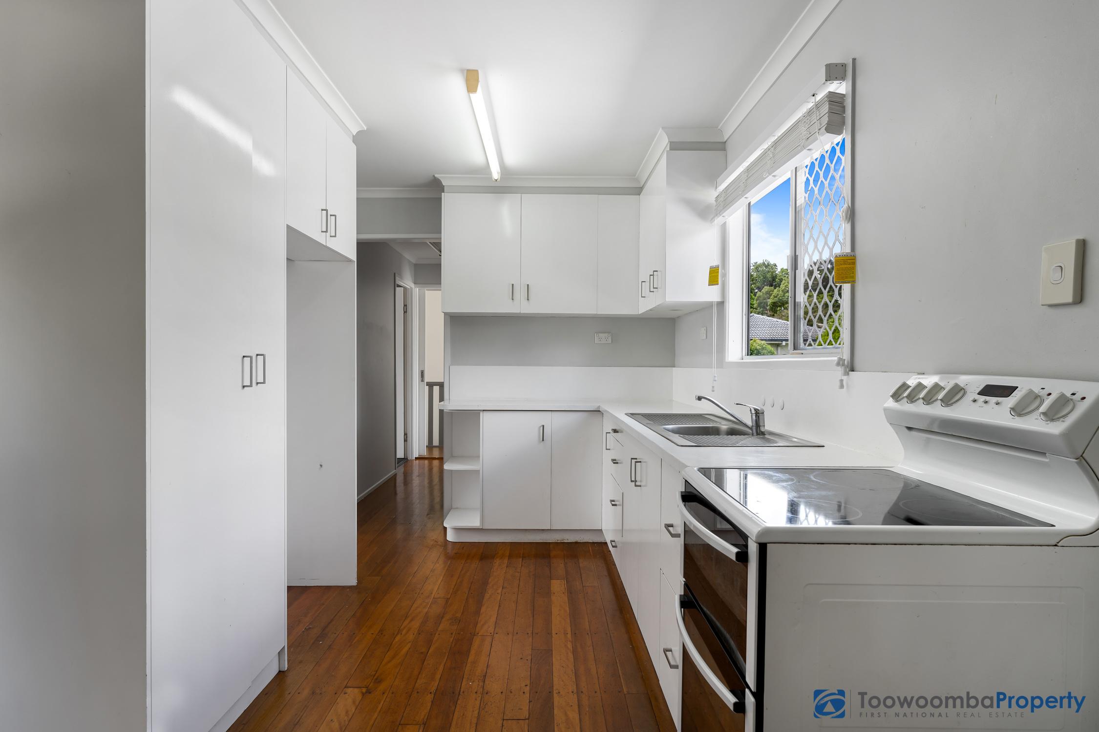 17 SHIEL ST, RANGEVILLE QLD 4350, 0房, 0浴, House