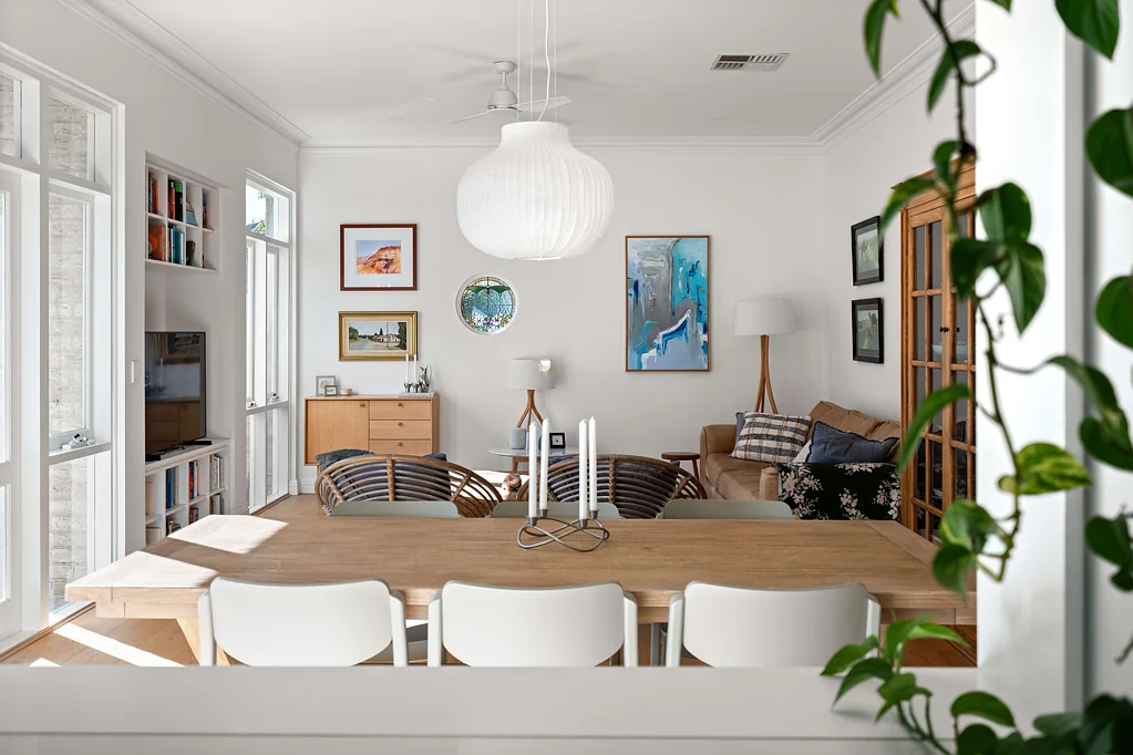 Claremont 3कमरा EXCEPTIONAL SINGLE LEVEL LIVING IN A PRIME LOCATION