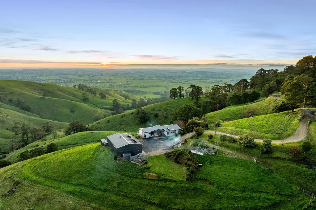 Yarragon South  Up in the clouds! Well appointed off grid home with impressive shedding