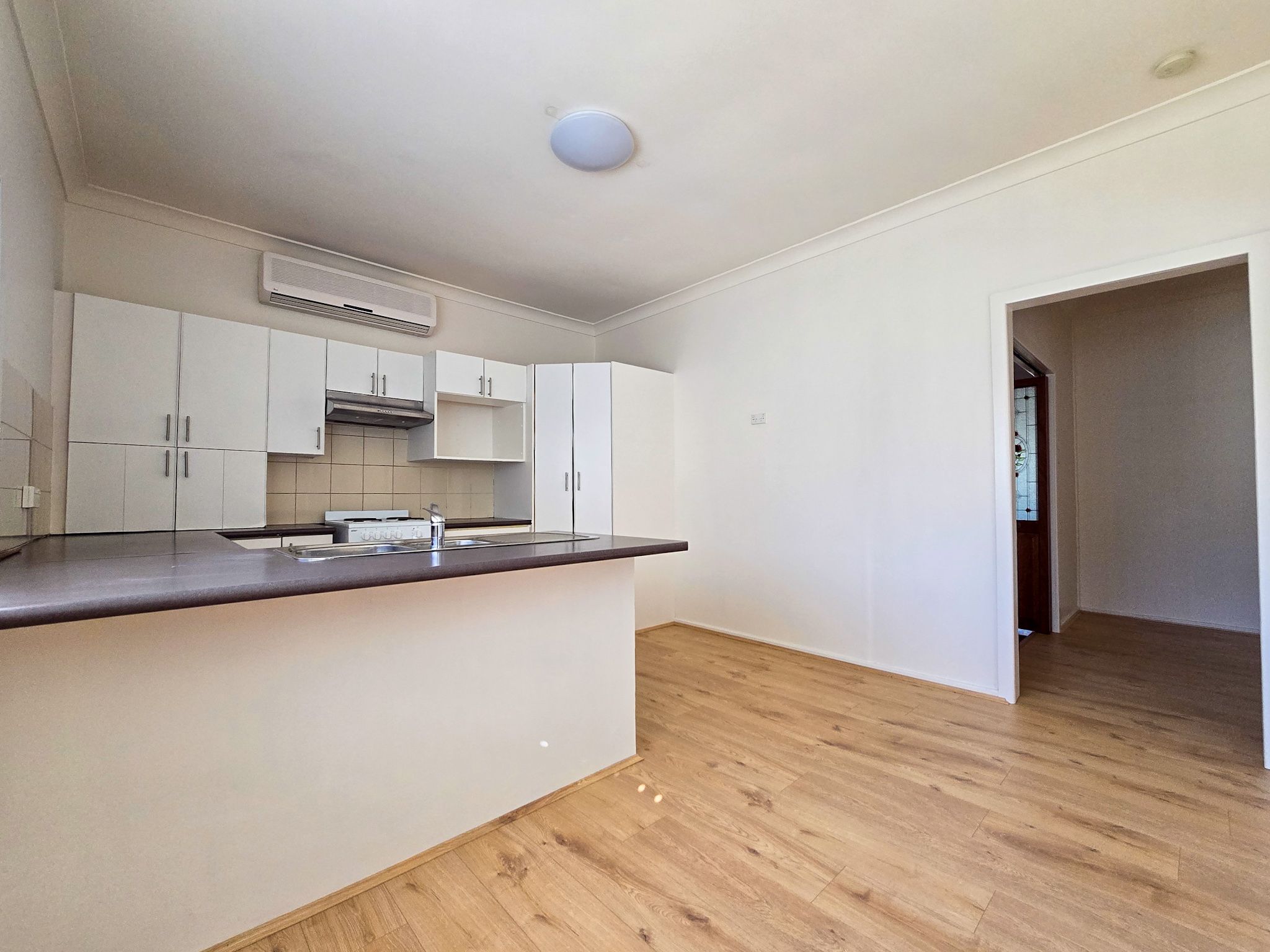 28 COLLEGE RD, CAMPBELLTOWN NSW 2560, 0 ห้องนอน, 0 ห้องน้ำ, House