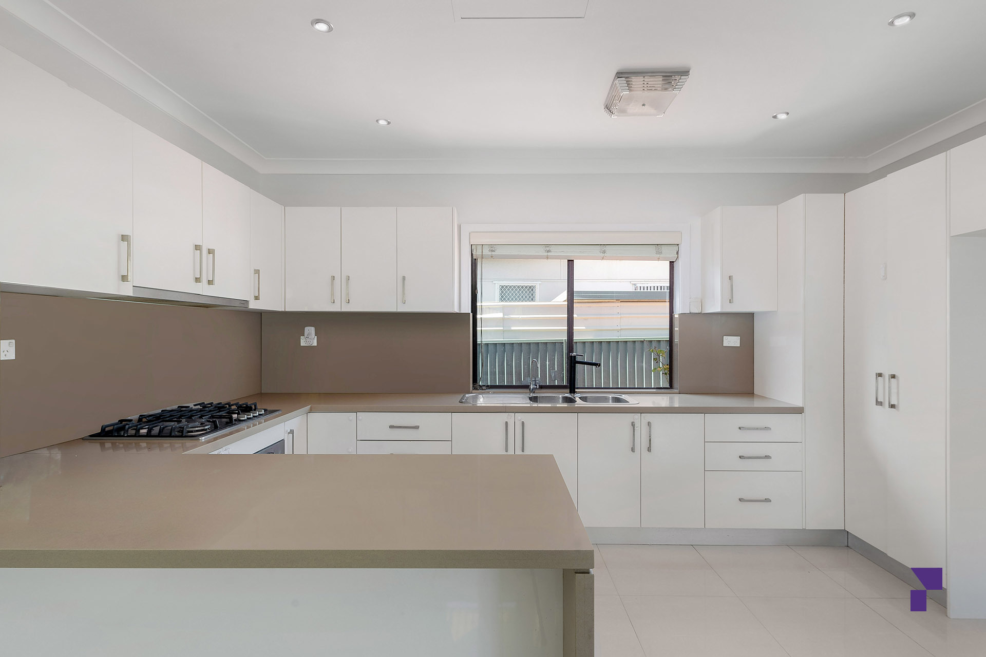 11 WILLOUGHBY ST, GUILDFORD NSW 2161, 0 Kuwarto, 0 Banyo, House