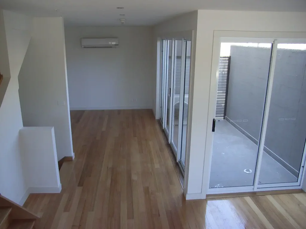 Convenient & Contemporary Apartment